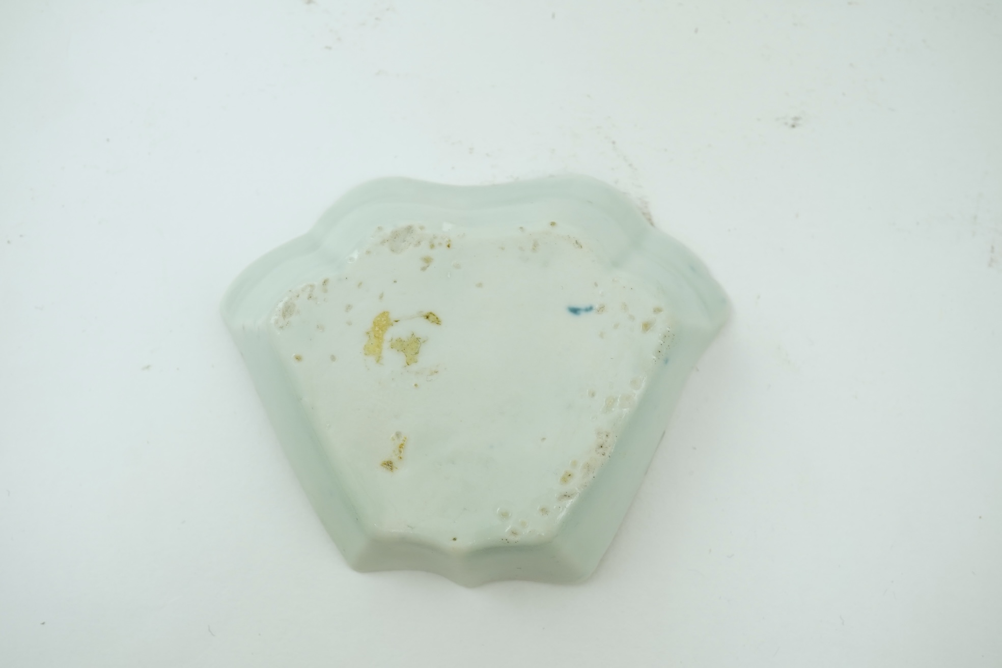 A Worcester blue and white Rock Willow Rock Bird pattern Hors d'Oeuvres tray, c.1758-1765